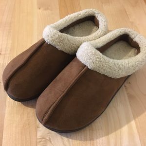 Dearfoams NWOT slip on slipper cozy brown S 7-8